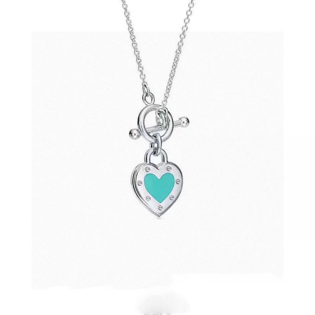 Luxurys designers necklace for women red heart necklaces jewelry craft love pendant Necklace anniversary birthday gift High Quality good nice
Luxurys designers necklace for women red heart necklaces jewelry craft love pendant Necklace anniversary birthday gift High Quality good nice