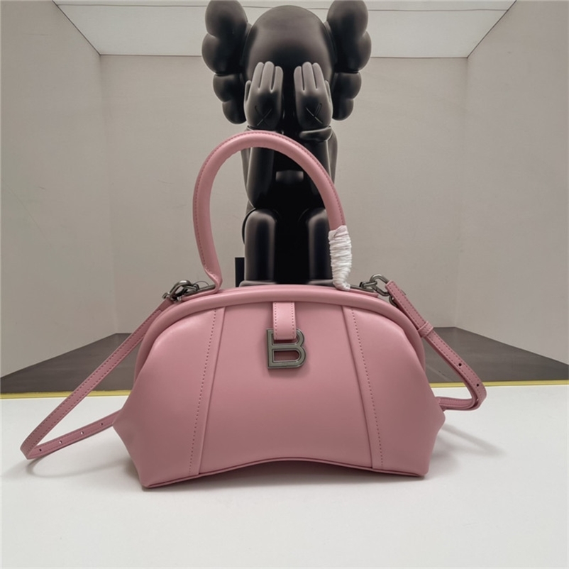 New crocodile pattern hourglass dumpling bag letter buckle leather handbag versatile messenger Single Shoulder Handbag, White
New crocodile pattern hourglass dumpling bag letter buckle leather handbag versatile messenger Single Shoulder Handbag, White