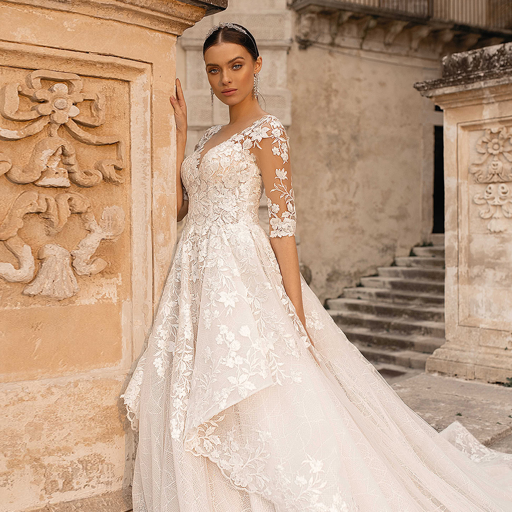 Elegant Ball Gown Wedding Dresses V Neck Portrait Long Sleeves Sequins Appliques Ruffles 3D Lace or Length Bridal Gowns Plus Size robes de soiree