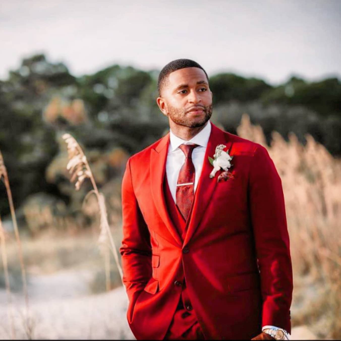 Red Plus Size Men's Suit Peaked Lapel Blazers Wedding Male Tuxedos Two Buttons Slim Fit Groom Wear 3 Pieces Prom Jacket Vest And Pants