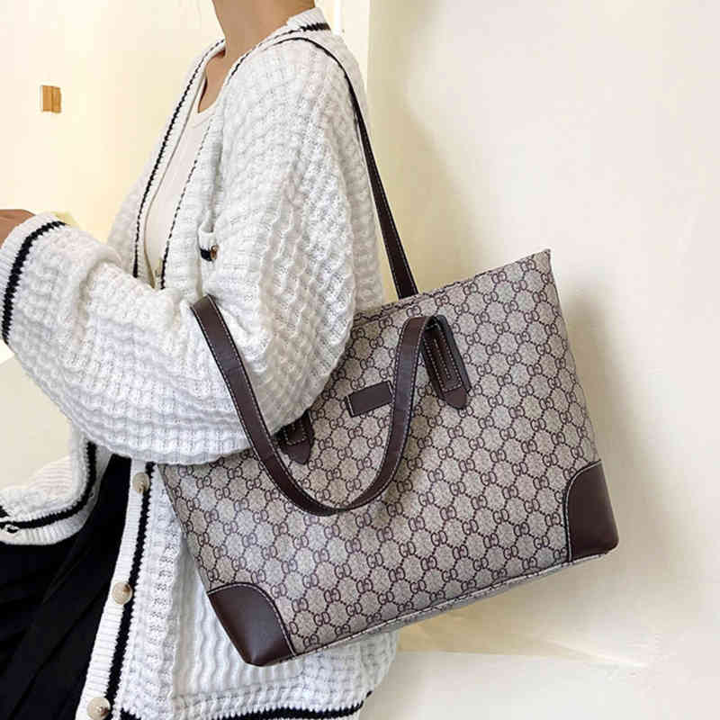 New women's bag contrast color leisure Shoulder Bag versatile armpit large capacity out simple shopping tote Handbags, Brown 
New women's bag contrast color leisure Shoulder Bag versatile armpit large capacity out simple shopping tote Handbags, Brown