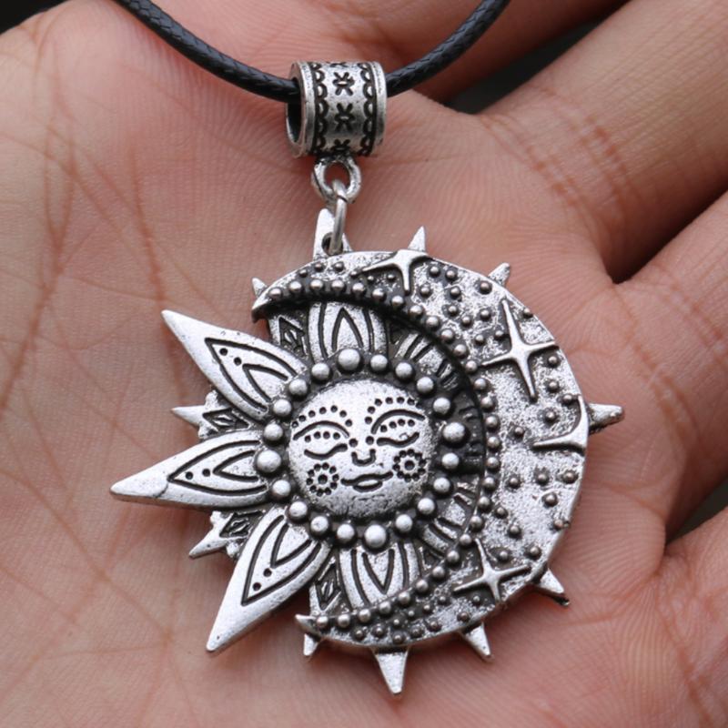 Pendant Necklaces Creative Design Cartoon Style Sun Moon Necklace Men's Vintage Punk Amulet JewelryPendant
Pendant Necklaces Creative Design Cartoon Style Sun Moon Necklace Men's Vintage Punk Amulet JewelryPendant