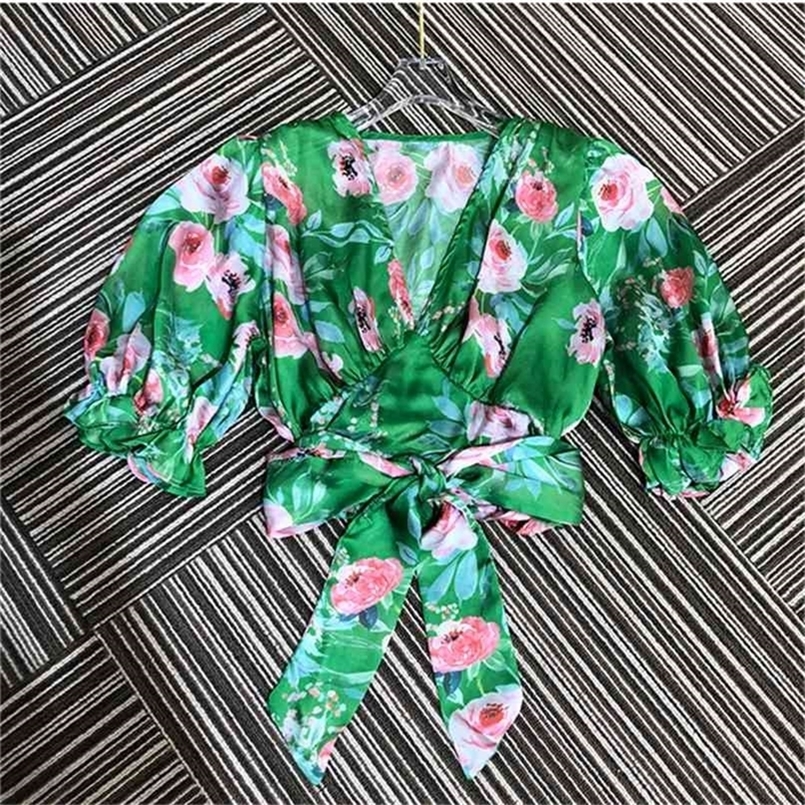 Rose flower Print V-neck Short Puff sleeve Green Crop Tops Summer Bow tie-up Blouse Pullover Women' Shirt 210602
Rose flower Print V-neck Short Puff sleeve Green Crop Tops Summer Bow tie-up Blouse Pullover Women' Shirt 210602