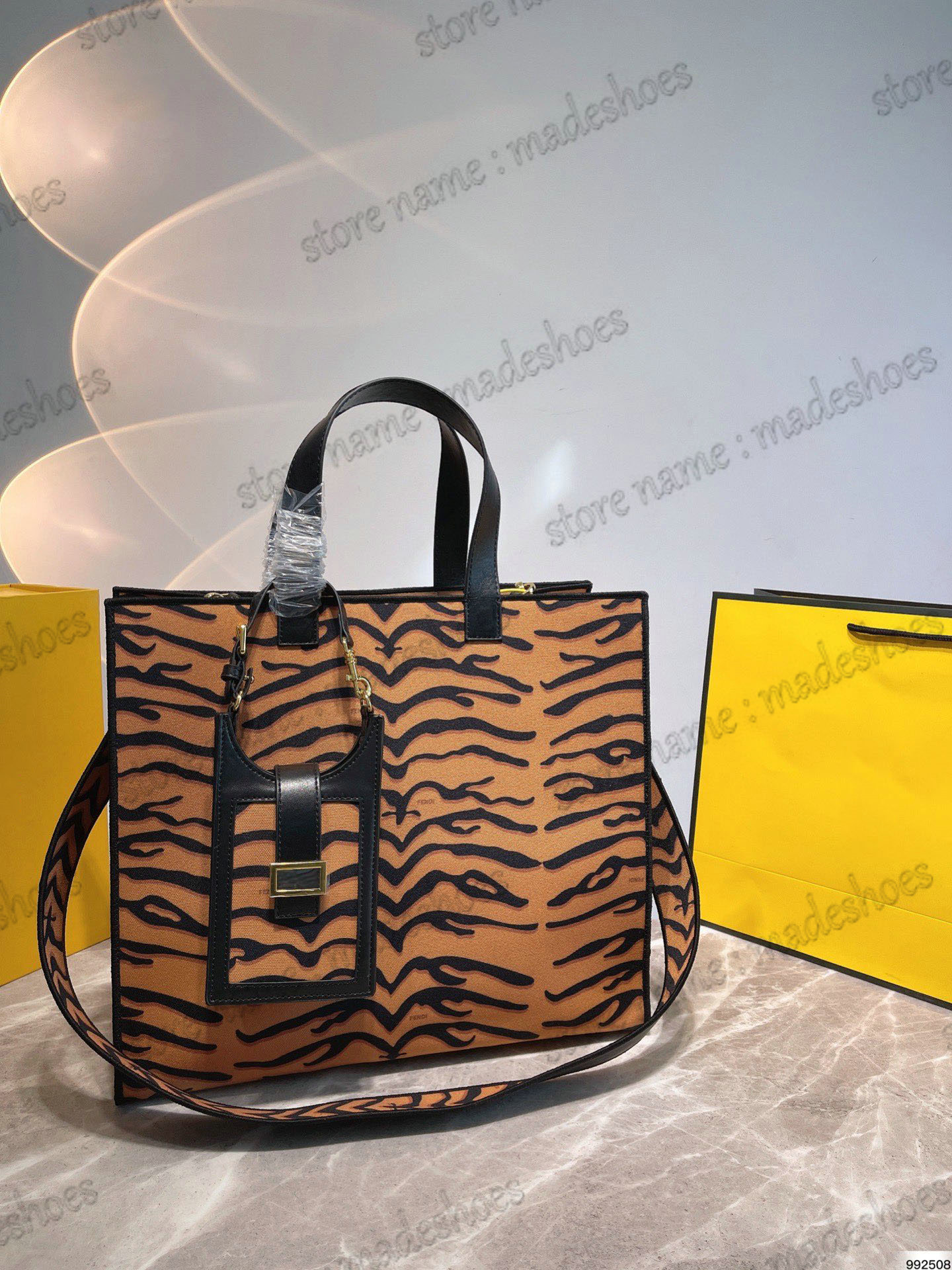 Shopper Tote Bag Tiger Printed Designer Womens 2022ss Handbag Print Jacquard Fabric Multicolour Calf Leather Handle Bags Purse Wallet Large Capacity For Women
Shopper Tote Bag Tiger Printed Designer Womens 2022ss Handbag Print Jacquard Fabric Multicolour Calf Leather Handle Bags Purse Wallet Large Capacity For Women