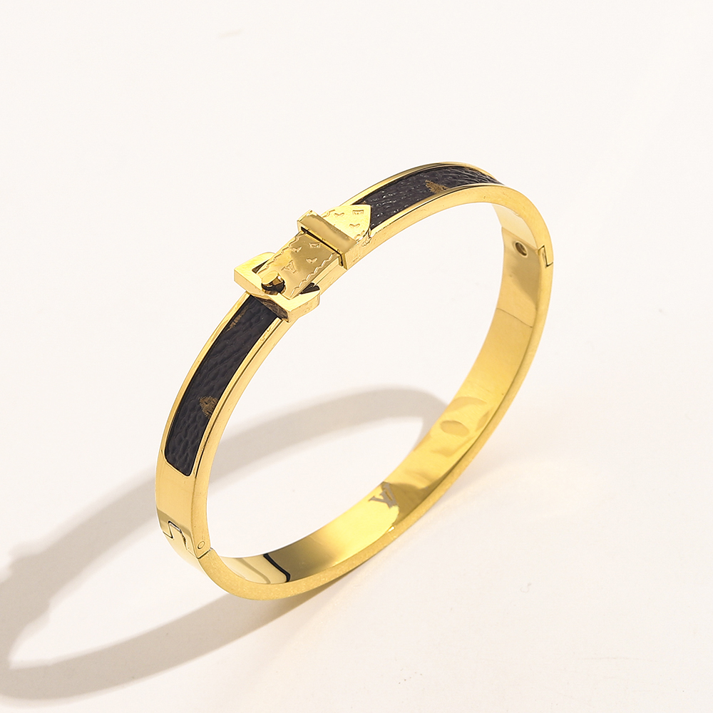 New Fashionable Bracelets Women Bangle Designer Letter Jewelry Faux Leather 18K Gold Plated Stainless steel Bracelet Womens Wedding Gifts ZG1416
New Fashionable Bracelets Women Bangle Designer Letter Jewelry Faux Leather 18K Gold Plated Stainless steel Bracelet Womens Wedding Gifts ZG1416