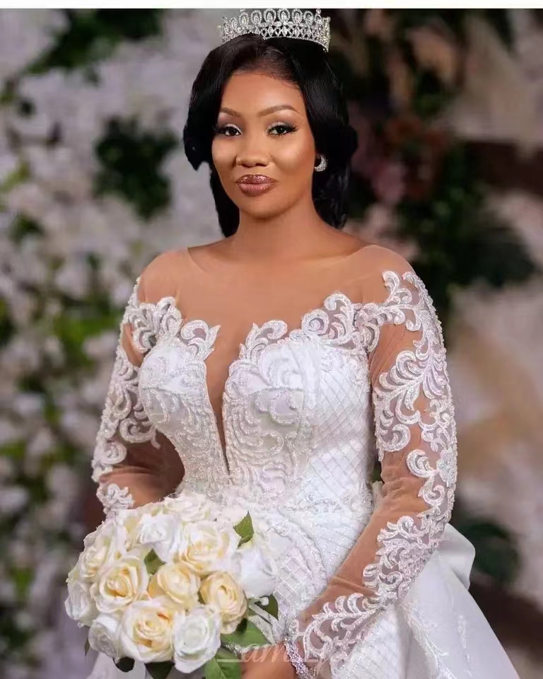 Gorgeous African White Lace Mermaid Wedding Dress Long Sleeves Scoop Neck Bridal Gowns Detachable Train Church Bride Wedding Dresses Plus Size Robe De