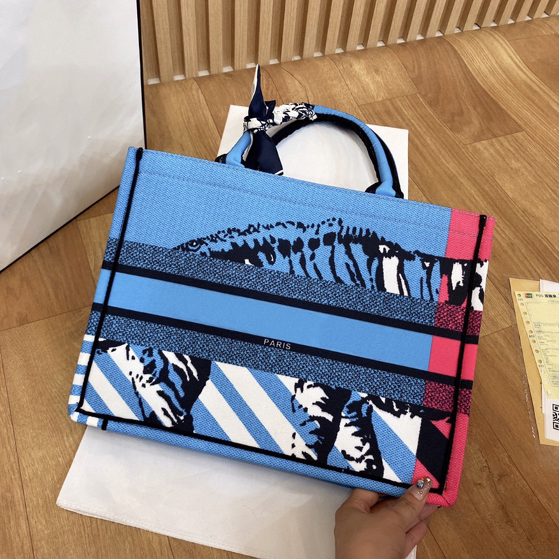 Women Classic Large 42cm Medium 36cm Tote Bags Grey Blue Printed Cotton Totes Bag Lady Designers Fashion Handbags With Handles Party Casual
Women Classic Large 42cm Medium 36cm Tote Bags Grey Blue Printed Cotton Totes Bag Lady Designers Fashion Handbags With Handles Party Casual