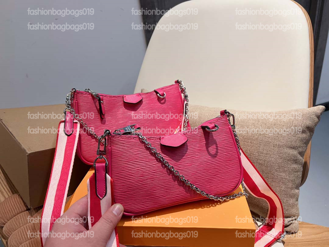 Easy Pouch On Strap POCHETTE Bag Black Wave embossed leather Wallet Purses Designer Bags Wide Textile Strap Women Mini Chain Hangbags
Easy Pouch On Strap POCHETTE Bag Black Wave embossed leather Wallet Purses Designer Bags Wide Textile Strap Women Mini Chain Hangbags