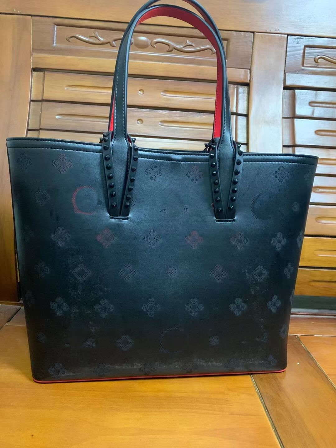 Luxury Designers Handbag Shoulder Clutch Bags Crossbody Work Outdoor Leisure bottom Purses Pocket Women Messenger Bag with small wallets, 30.5*49*14cm
Luxury Designers Handbag Shoulder Clutch Bags Crossbody Work Outdoor Leisure bottom Purses Pocket Women Messenger Bag with small wallets, 30.5*49*14cm