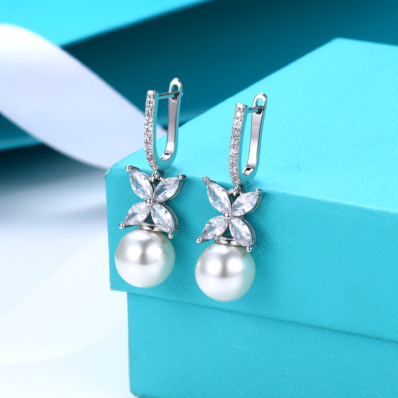 T Brand Designer Classic Style Pearl Stud Earrings Ladies Fashion Simple Jewelry Ear Studs
T Brand Designer Classic Style Pearl Stud Earrings Ladies Fashion Simple Jewelry Ear Studs