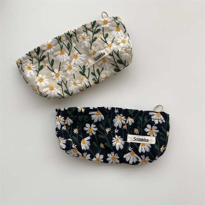 Cosmetic Bags & Cases Korean Ins 3D Flower Printed Women Bag Pencil Case Travel Flore Cute Makeup Lipsticks Make Up Brushes Storage PouchCos, 1pcs colour random
Cosmetic Bags & Cases Korean Ins 3D Flower Printed Women Bag Pencil Case Travel Flore Cute Makeup Lipsticks Make Up Brushes Storage PouchCos, 1pcs colour random