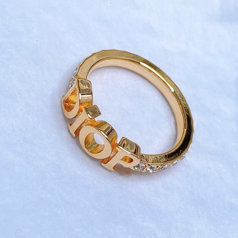 Fashion Designer Gold Letter Band Rings Bague for Women In Party Wedding Lovers Gift Engagement Jewelry with BOX
Fashion Designer Gold Letter Band Rings Bague for Women In Party Wedding Lovers Gift Engagement Jewelry with BOX