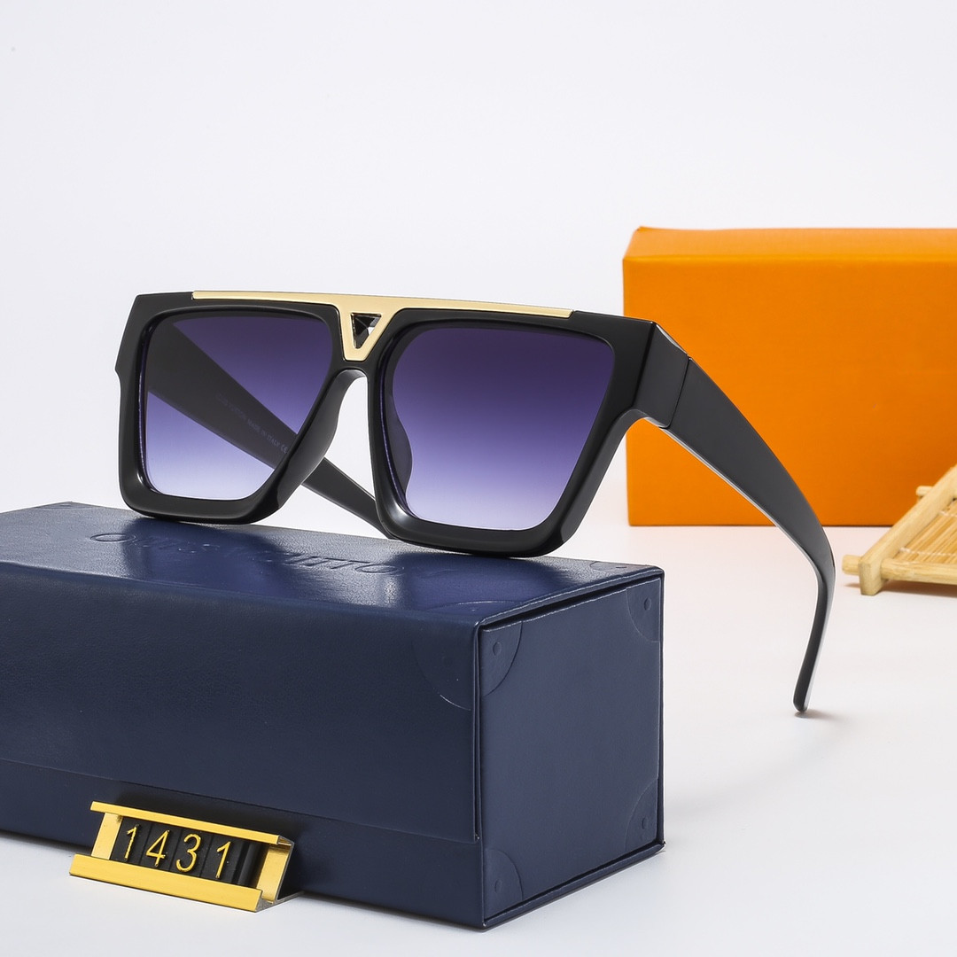 Designer Sunglasses Fashion Summer Beach Glasses Full Frame Letter Rectangle Design for Man Woman 17 Optional High Quality
Designer Sunglasses Fashion Summer Beach Glasses Full Frame Letter Rectangle Design for Man Woman 17 Optional High Quality