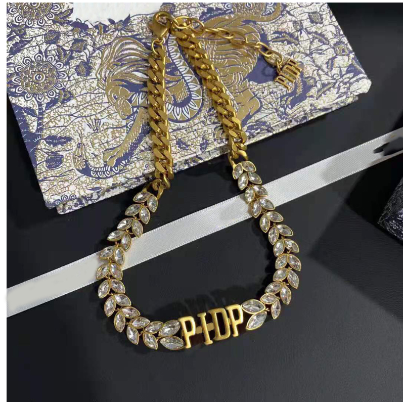 Classic Designer Jewelry Letters Diamond Necklace Bracelet Earrings High Quality Pure Copper Material Couple Wedding Birthday Gift, Mixed colors
Classic Designer Jewelry Letters Diamond Necklace Bracelet Earrings High Quality Pure Copper Material Couple Wedding Birthday Gift, Mixed colors