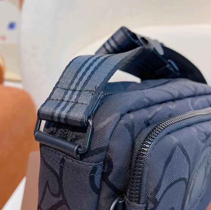 2022 a camera bag, suitable for men and women, this bag is very practical, high quality, size: 23 cm, Black
2022 a camera bag, suitable for men and women, this bag is very practical, high quality, size: 23 cm, Black