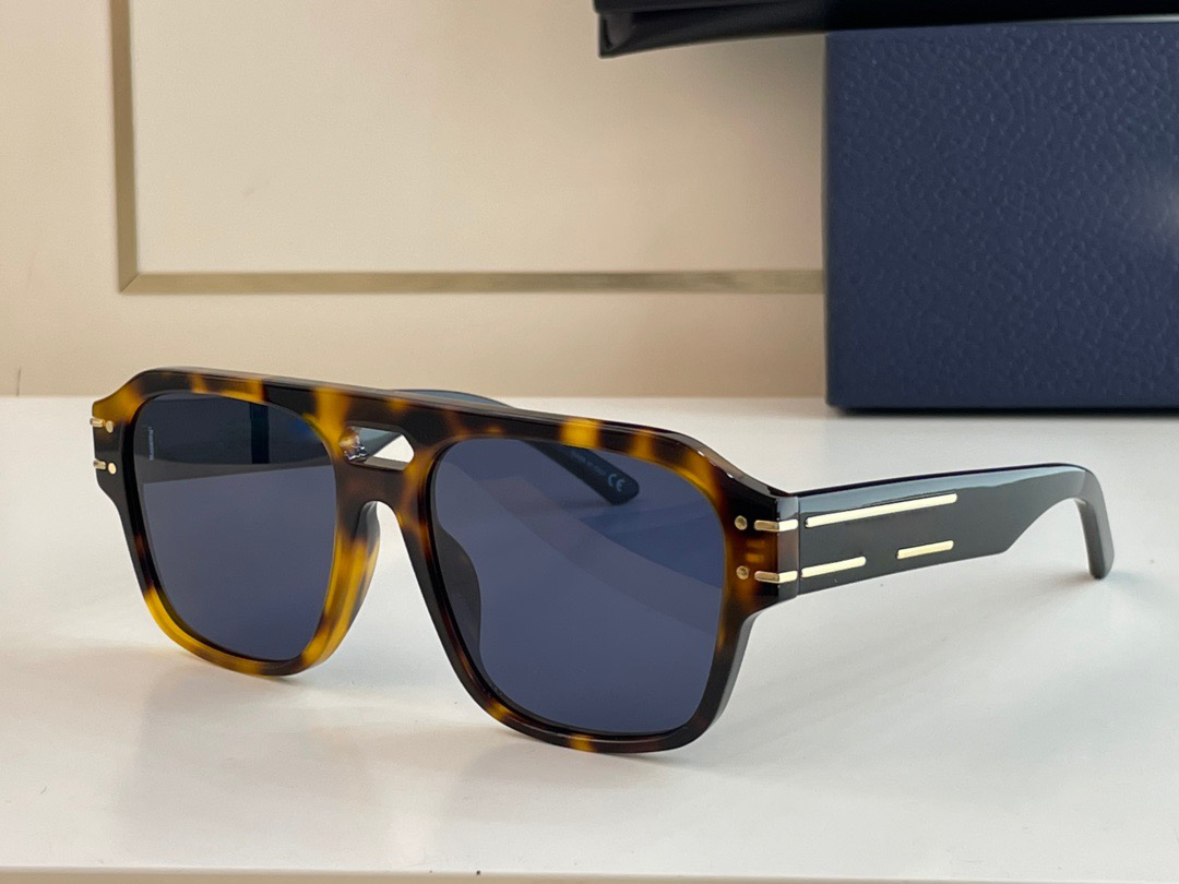 luxury designer Sunglasses for women and Men Casual Business Full Frame Mens Sun glasses Lenses With Letters Outdoor Driving Design Anti-UV400 for all kinds of faces
luxury designer Sunglasses for women and Men Casual Business Full Frame Mens Sun glasses Lenses With Letters Outdoor Driving Design Anti-UV400 for all kinds of faces