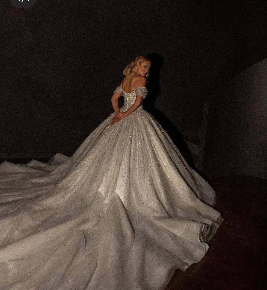 Luxury Pearls Beading Ball Gown Wedding Dress Puffy Off Shoulder Short Sleeve Sequins Bridal Gowns Custom Beads Lace Bride Dresses