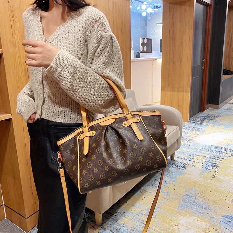 Top Quality Shopping Lady Fashion Chain Handbags Shoulder Bags Cross Body Clutch Totes Classic Retro Barrel Handbag Tote, Brown
Top Quality Shopping Lady Fashion Chain Handbags Shoulder Bags Cross Body Clutch Totes Classic Retro Barrel Handbag Tote, Brown