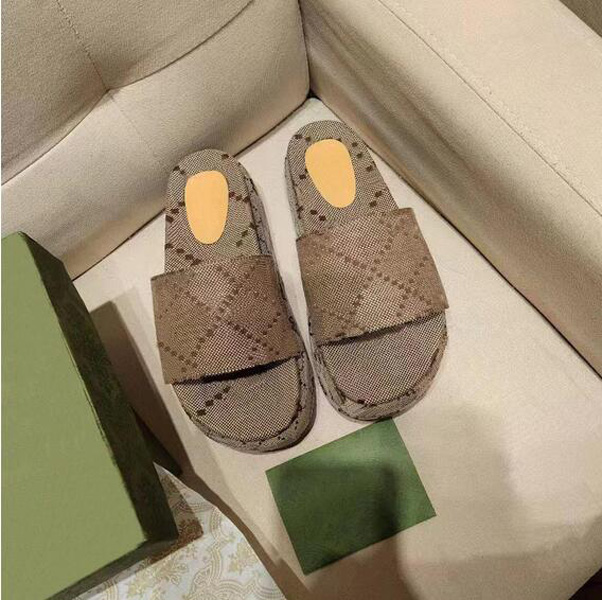 2022 womens platform sandals fashion slipper embroidered canvas designer slides slip on slippers girls Canvas covered with box and dust bags big size 35-42
2022 womens platform sandals fashion slipper embroidered canvas designer slides slip on slippers girls Canvas covered with box and dust bags big size 35-42