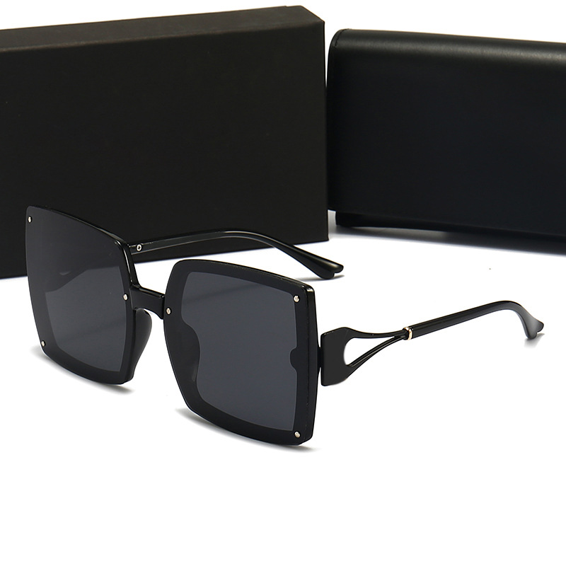 Luxury designer Sunglasses for woman large square polarized drving Sunglass man side letter sun glasses men women beach holiday eyeglass eyewear with box and case
Luxury designer Sunglasses for woman large square polarized drving Sunglass man side letter sun glasses men women beach holiday eyeglass eyewear with box and case