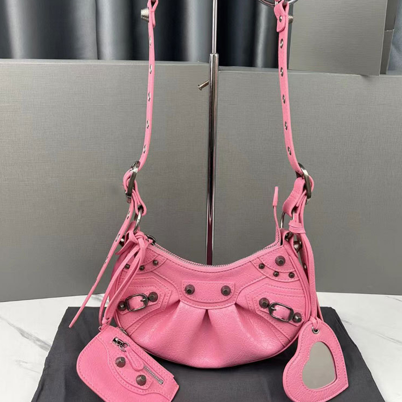 Genuine Leather Le Cagole Motorcycle Bag Women Luxury Fashion Shoulder Crossbody Mini Small Crocodile Black Silver White pink Bags Purse Womens
Genuine Leather Le Cagole Motorcycle Bag Women Luxury Fashion Shoulder Crossbody Mini Small Crocodile Black Silver White pink Bags Purse Womens