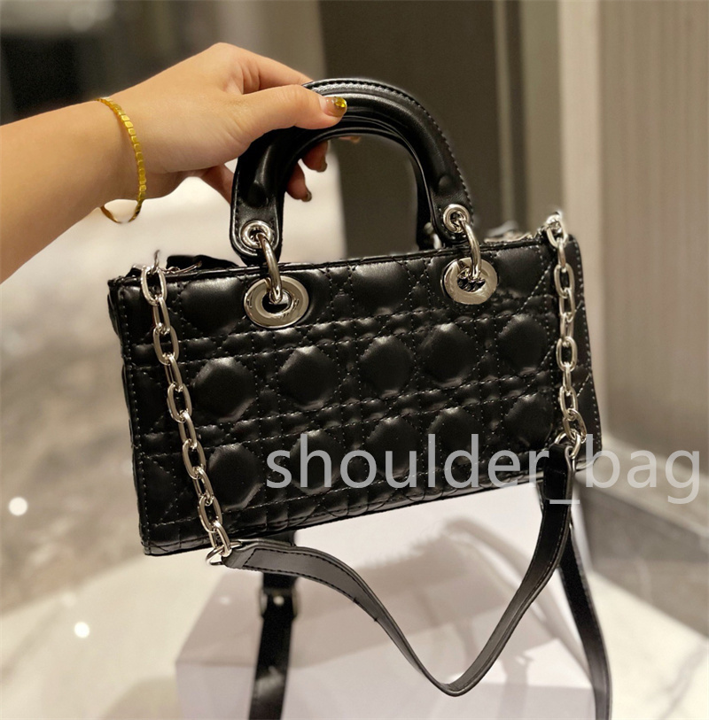 Shoulder Bag Horizontal Version Underarm Bag Fashion Women 2022 Luxury Handbags Practical Metal Hanging Decoration Elegant Classic Bags Folding Gift Box, Style z
Shoulder Bag Horizontal Version Underarm Bag Fashion Women 2022 Luxury Handbags Practical Metal Hanging Decoration Elegant Classic Bags Folding Gift Box, Style z