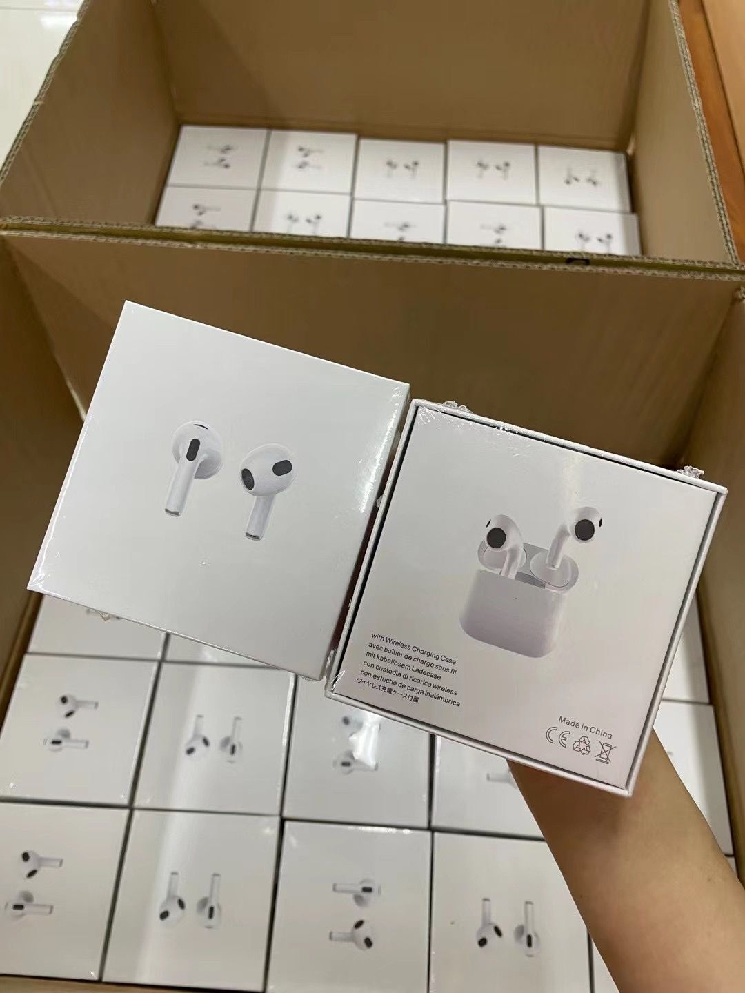 airpods pro Air Gen 3 pro earphones H1 Chip Rename GPS Metal Hinge Bluetooth Headphones Pods Earbuds 3nd without Wireless charging In-ear detection function, Without logo
airpods pro Air Gen 3 pro earphones H1 Chip Rename GPS Metal Hinge Bluetooth Headphones Pods Earbuds 3nd without Wireless charging In-ear detection function, Without logo