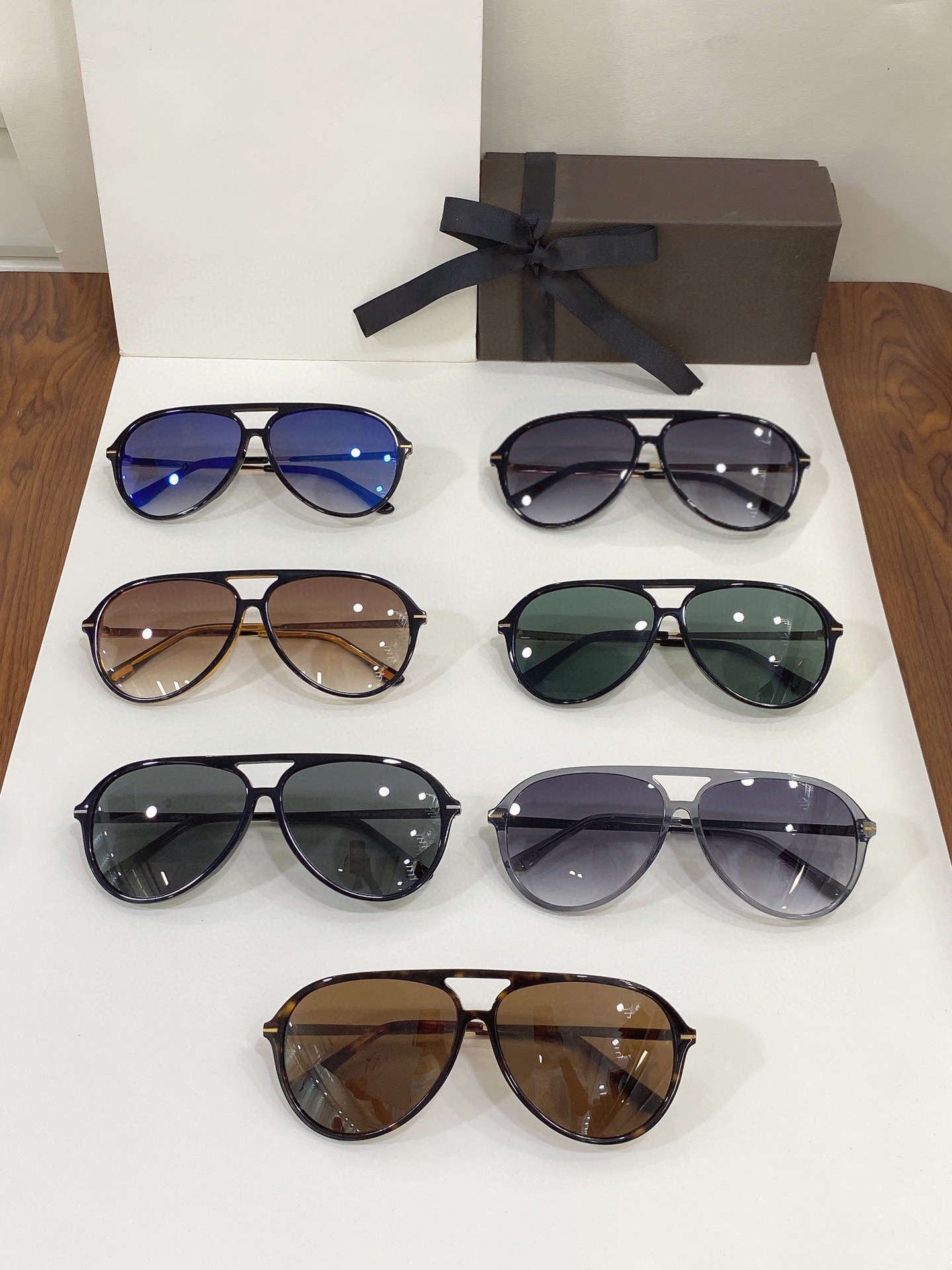 Men Sunglasses For Women Latest Selling Fashion Sun Glasses Mens Sunglass Gafas De Sol Top Quality Glass UV400 Lens With Random Matching 0909
Men Sunglasses For Women Latest Selling Fashion Sun Glasses Mens Sunglass Gafas De Sol Top Quality Glass UV400 Lens With Random Matching 0909