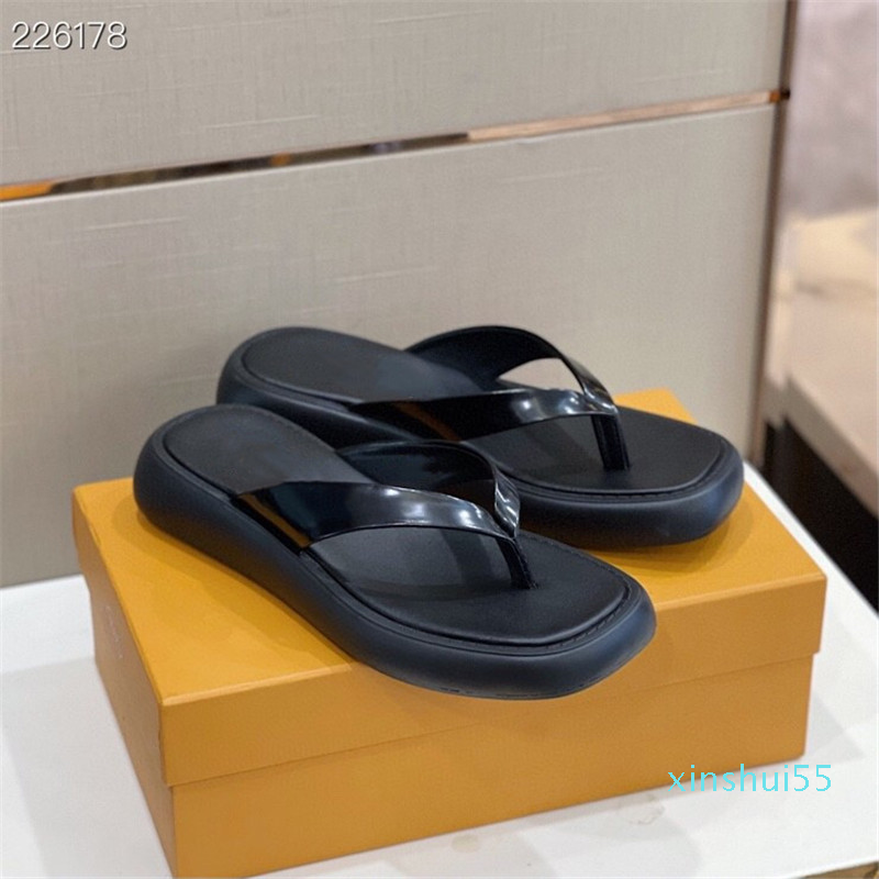 Fashion-Unisex Leather Slippers Flip-toe Rubber Beanie Casual Flat Slippers, Black a
Fashion-Unisex Leather Slippers Flip-toe Rubber Beanie Casual Flat Slippers, Black a