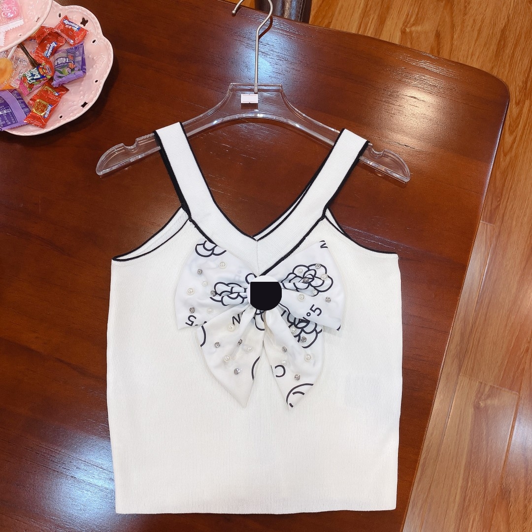 602 L 2022 Runway Summer Brand Same Style Sweater Lapel Neck Short Sleeve Black White T Shirt Women' Sweaters meiyi
602 L 2022 Runway Summer Brand Same Style Sweater Lapel Neck Short Sleeve Black White T Shirt Women' Sweaters meiyi