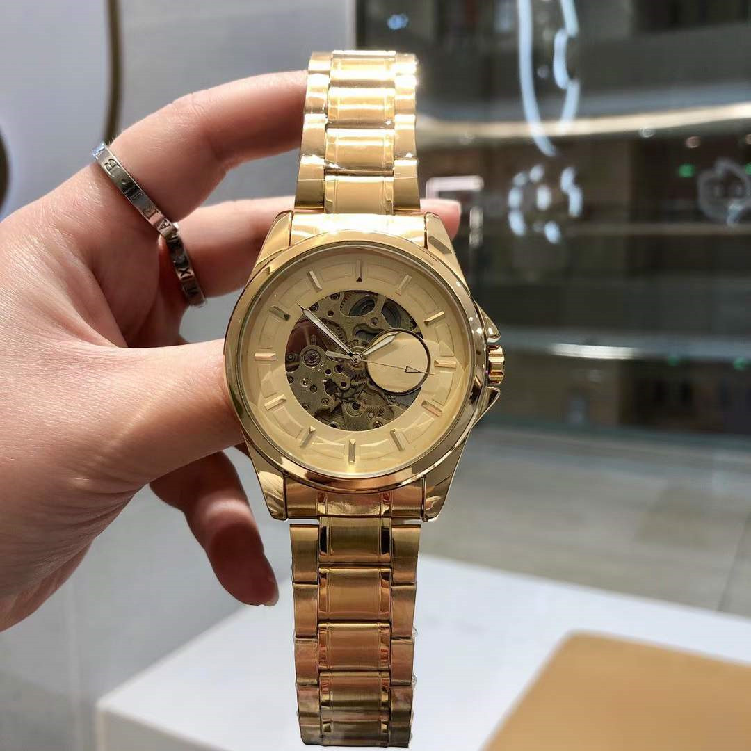 U1 montre de luxe mens Mechanical movement watches ceramic stainless steel automatic watch waterproof Sapphire super luminous for Wristwatch
U1 montre de luxe mens Mechanical movement watches ceramic stainless steel automatic watch waterproof Sapphire super luminous for Wristwatch