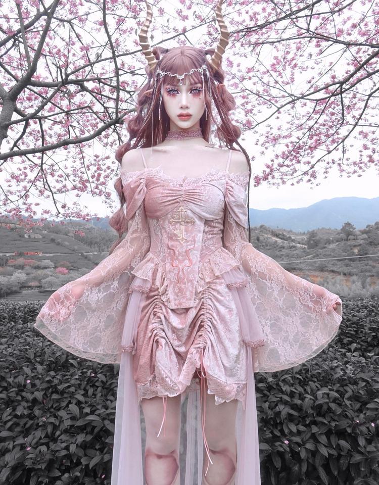 Women' T-Shirt Original Spring Autumn Girl Gothic Harajuku Pink Embroidery Long Sleeve Fashion Punk Kawaii Cool TopWomen, Skirts
Women' T-Shirt Original Spring Autumn Girl Gothic Harajuku Pink Embroidery Long Sleeve Fashion Punk Kawaii Cool TopWomen, Skirts