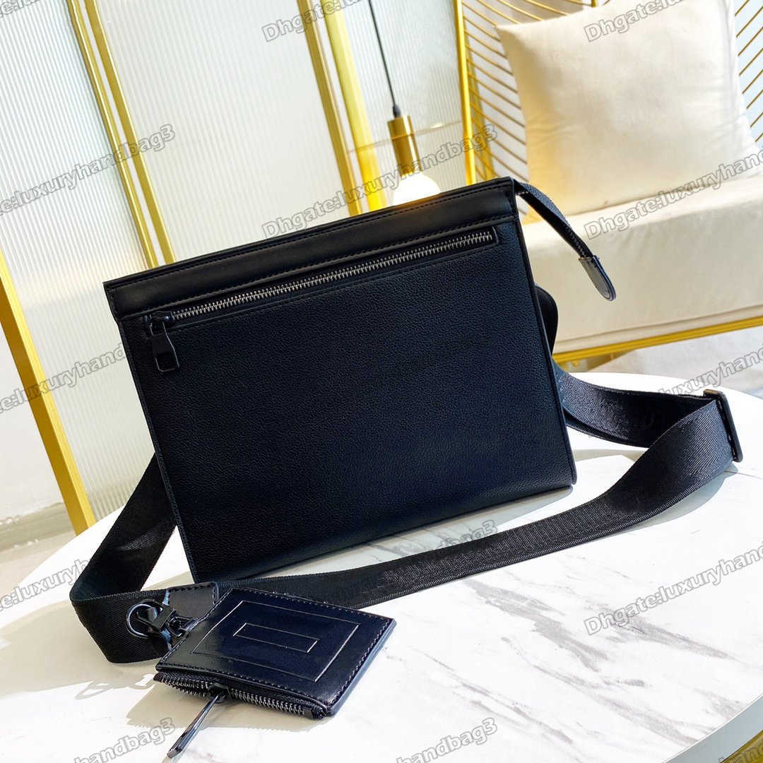 DANUBE Mens Designers Bag Black Luxury Outdoor Crossbody Mens Shoulder Bags Letters Leather Adjustable Strap Hardware Zip Closure purse
DANUBE Mens Designers Bag Black Luxury Outdoor Crossbody Mens Shoulder Bags Letters Leather Adjustable Strap Hardware Zip Closure purse