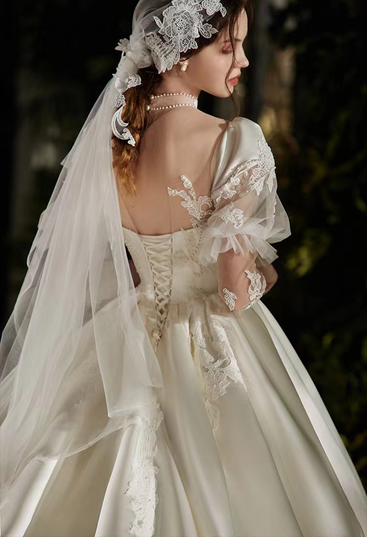 Romantic New A-Line Wedding Dresses Satin High-neck Lace Applique Shining Beaded Short Sleeves Lace up Backless Bridal Gowns Dresses with Sweep Train 