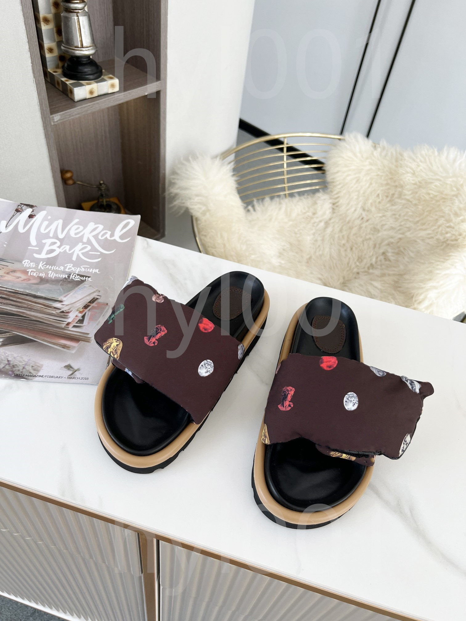2022 NEW Designer Slippers woman man pool pillow comfort mules slides farfetch boots trainers dress shoes foam runner sneakers 35-46 with box, Dustbag
2022 NEW Designer Slippers woman man pool pillow comfort mules slides farfetch boots trainers dress shoes foam runner sneakers 35-46 with box, Dustbag