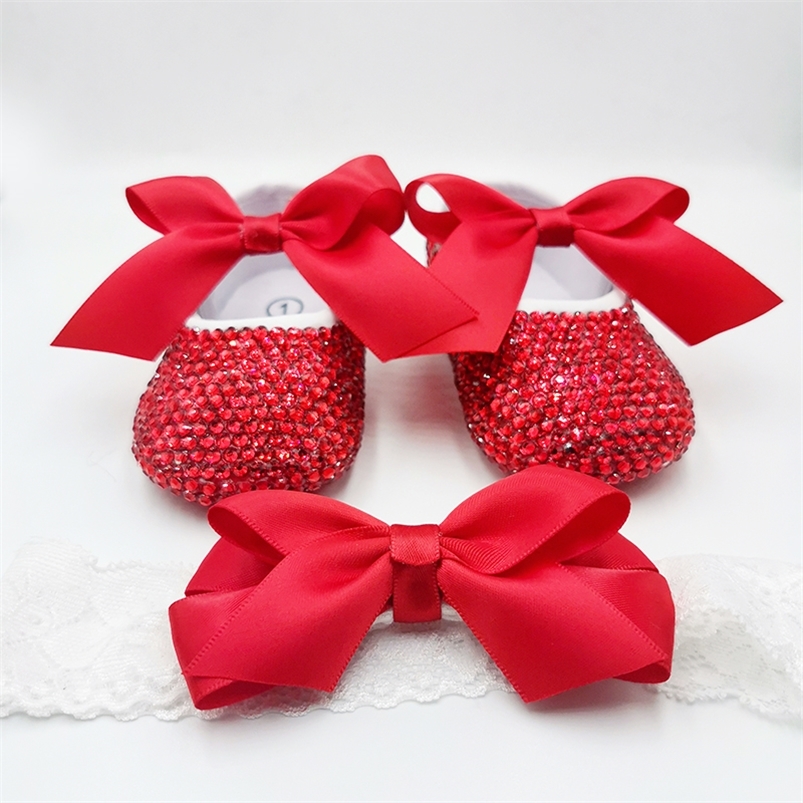 Dollbling Red First Walk Shoes Baby Shoes Full Diamond Crystal Gems Cover and Bottom Headband Set Bebe 100 Day Princess Girl 220816
Dollbling Red First Walk Shoes Baby Shoes Full Diamond Crystal Gems Cover and Bottom Headband Set Bebe 100 Day Princess Girl 220816