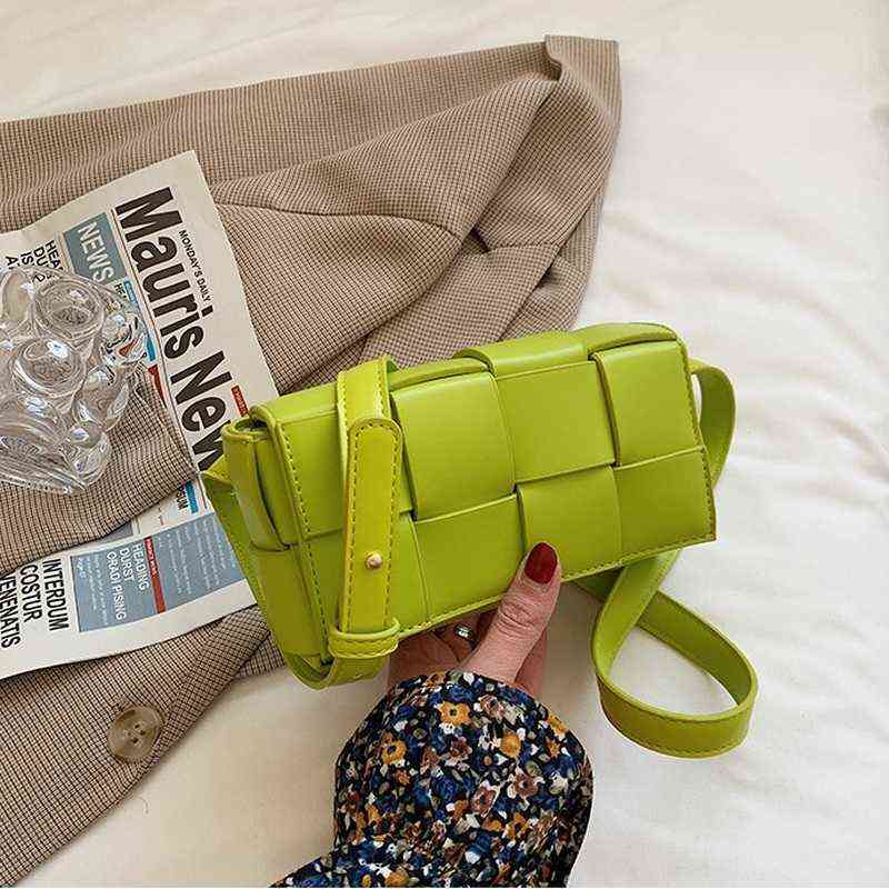 HBP Crossbody Bag Stylish Braided Pu Leather Plaid Chest s for Women Weaving Design Hip Knitted Ladies Fashion Wallet 2022 Trend 220727, Black bag
HBP Crossbody Bag Stylish Braided Pu Leather Plaid Chest s for Women Weaving Design Hip Knitted Ladies Fashion Wallet 2022 Trend 220727, Black bag