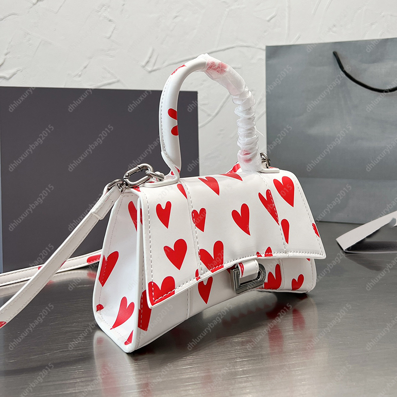 Fresh Handbags Practical Hearts Shoulder Bags Leather Lady Bag Vintage Satchel Artwork Cosmetic Cases Split Crossbody Luxury Designer Totes
Fresh Handbags Practical Hearts Shoulder Bags Leather Lady Bag Vintage Satchel Artwork Cosmetic Cases Split Crossbody Luxury Designer Totes