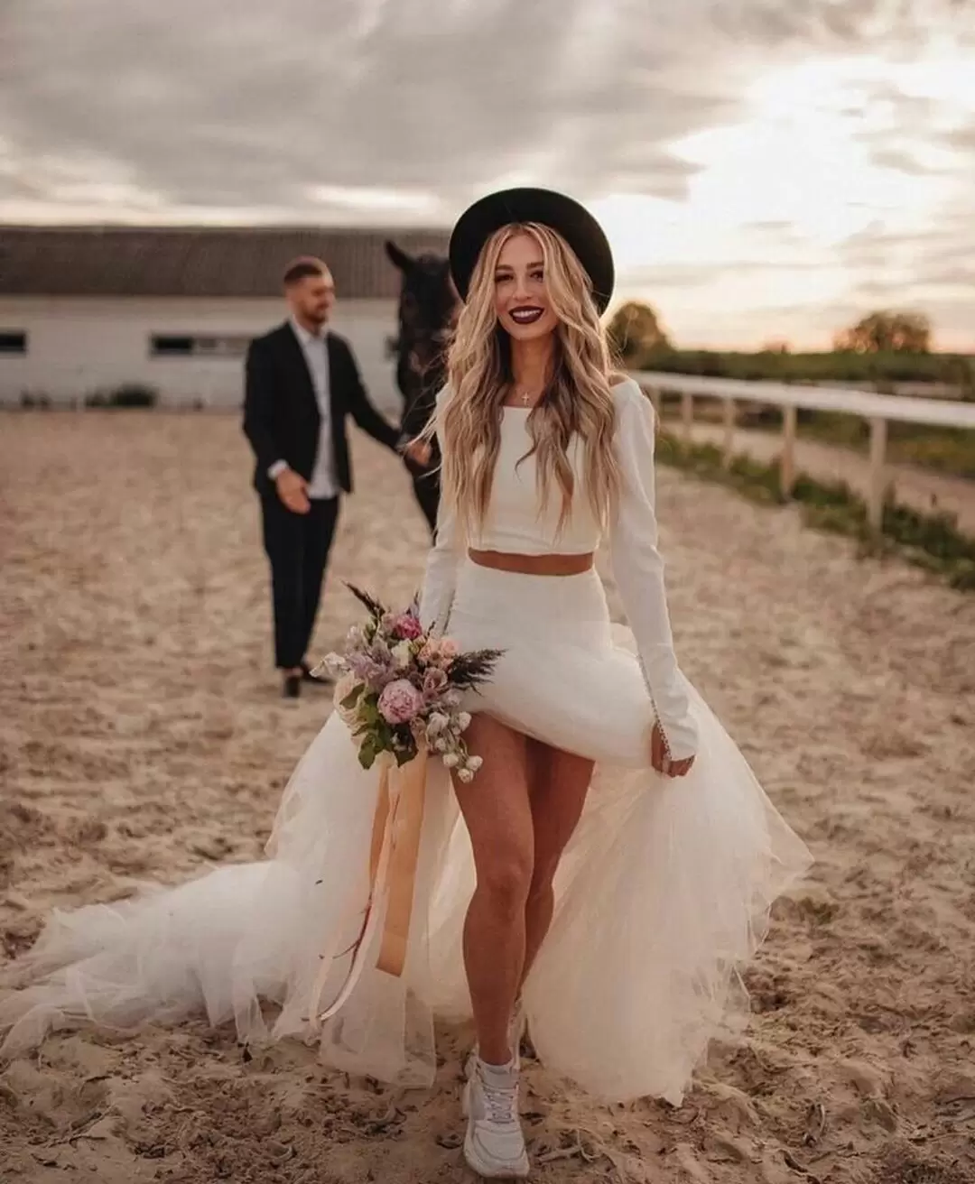 Beach Wedding Simple Dresses Bridal Gown Two Piece Tiered Ruffles Long Sleeves Sweep Train Scoop Neck Custom Made Plus Size Vestido De Novia