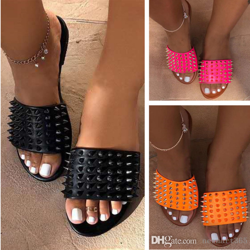 Women Rivet Slippers Designer Ladies Beach sandals Non-slip Leather Casual Spikes Shoes Flip Flop, A(cn35-43)
Women Rivet Slippers Designer Ladies Beach sandals Non-slip Leather Casual Spikes Shoes Flip Flop, A(cn35-43)