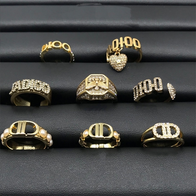 family new brass letter love diamond inlaid open ring high version net red same style bijoux designer high quality luxury jewelry
family new brass letter love diamond inlaid open ring high version net red same style bijoux designer high quality luxury jewelry