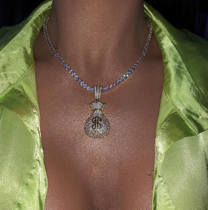 Chokers Fashion Micro Pave Cz Crystal Iced Out Bling Women Girl Tennis Chain Jewelry Hip Hop Money Bag Mens Pendant NecklaceChokers
Chokers Fashion Micro Pave Cz Crystal Iced Out Bling Women Girl Tennis Chain Jewelry Hip Hop Money Bag Mens Pendant NecklaceChokers