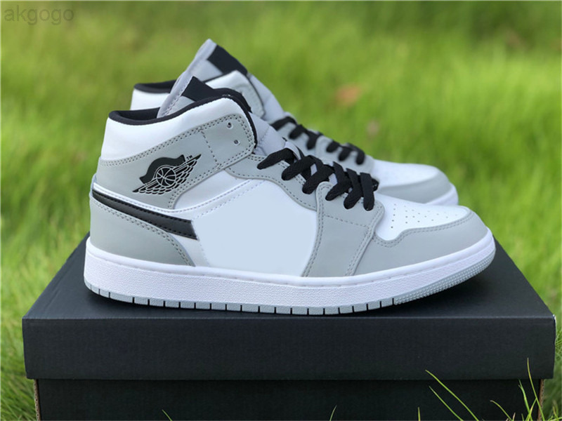 2022 Air Authentic 1 Mid Light Smoke Grey Black White Athletic Shoes Men Women Melody Ehsani Fearless Maison Chateau Basketball Sneakers
2022 Air Authentic 1 Mid Light Smoke Grey Black White Athletic Shoes Men Women Melody Ehsani Fearless Maison Chateau Basketball Sneakers
