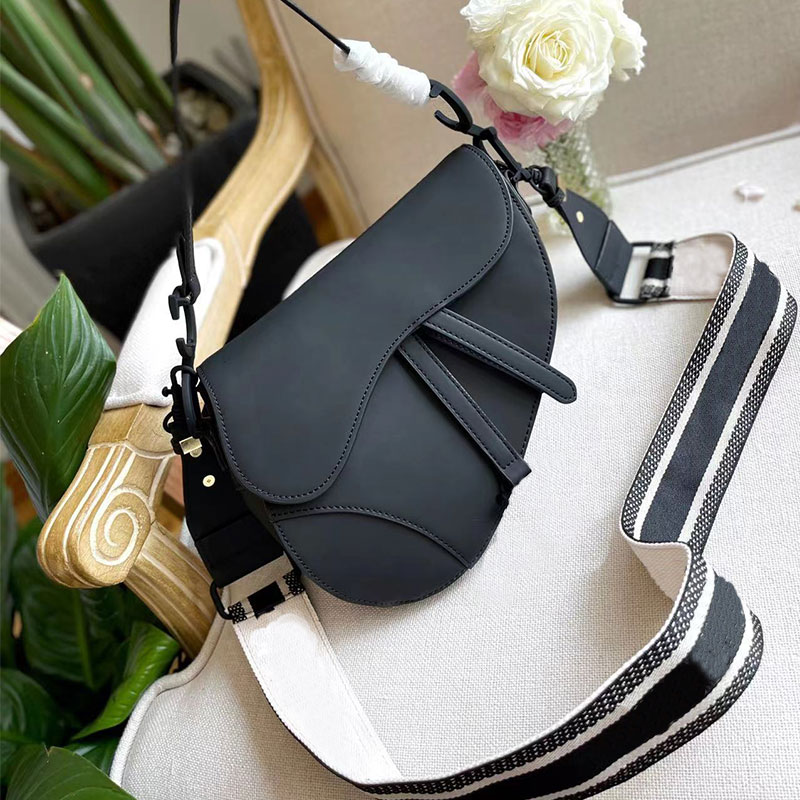 HandbagBright light Matte Saddle Bags Women Luxurys 2021Designers fashion letter shoulder high quality genuine leather Messenger bag Designer crossbody With Box
HandbagBright light Matte Saddle Bags Women Luxurys 2021Designers fashion letter shoulder high quality genuine leather Messenger bag Designer crossbody With Box