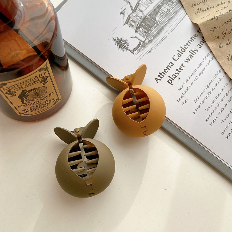 Yamog Pure Color Plastic Fish Shape Ponytail Hair Clamps Women Ball Resin Alloy Scrunchies Hair Claw Clips Girls Medium Size Bath Wash Hairpins Head Wear Accessories 
Yamog Pure Color Plastic Fish Shape Ponytail Hair Clamps Women Ball Resin Alloy Scrunchies Hair Claw Clips Girls Medium Size Bath Wash Hairpins Head Wear Accessories