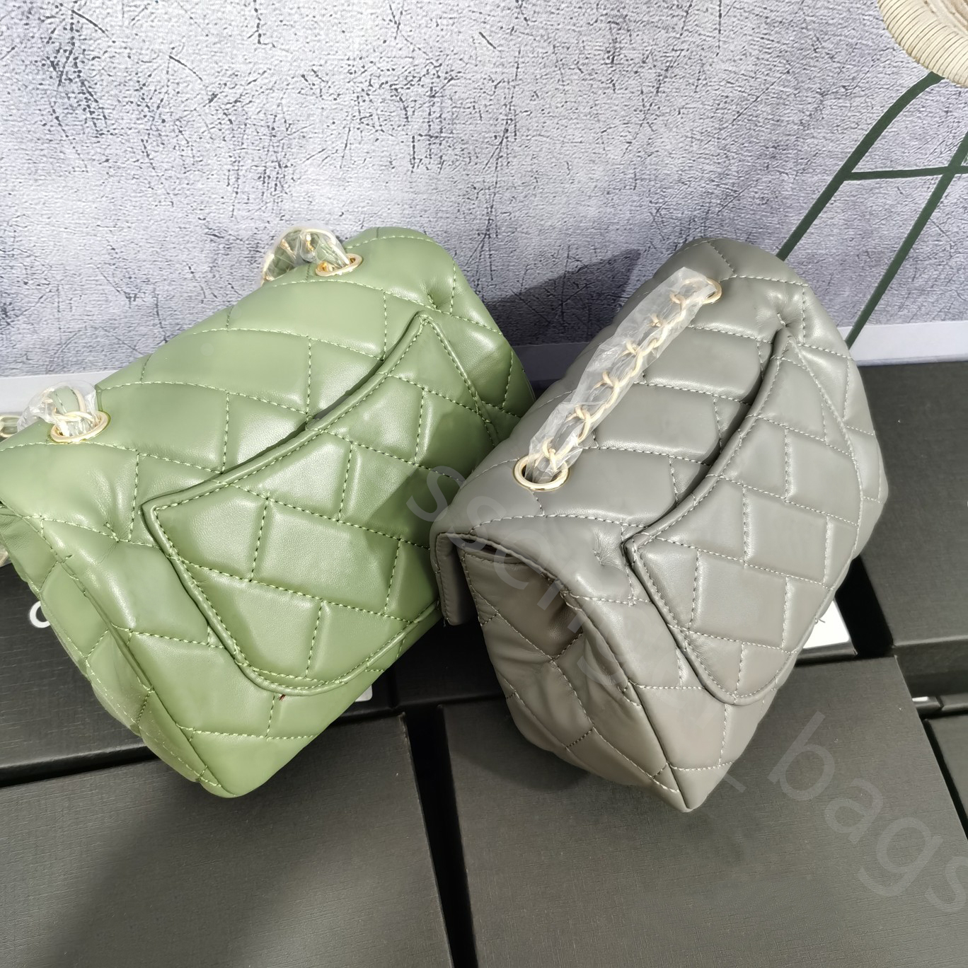 2022 shoulder messenger Bags classic Chain Designer luxury hasp handbags shopping 20cm size crossbody letter plain plaid totes cool women fashion coin purse wallet, Color q
2022 shoulder messenger Bags classic Chain Designer luxury hasp handbags shopping 20cm size crossbody letter plain plaid totes cool women fashion coin purse wallet, Color q