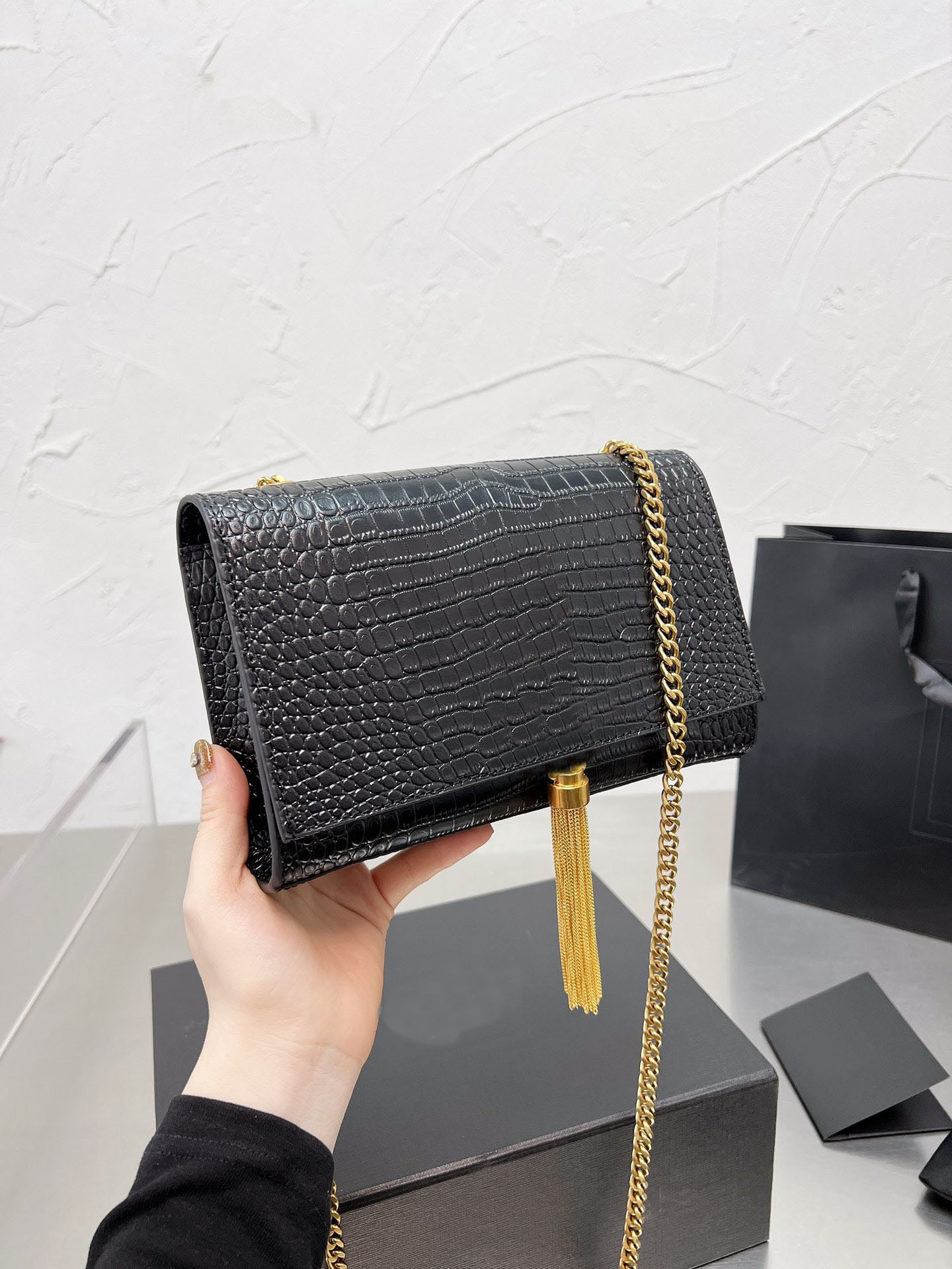 Handbag KATE WOC Tassel Chain Bag Alligator Cowhide Women luxurys Fashion Designers Bags Genuine Leather Female clutch Classic High Quality Girl Handbags, Box
Handbag KATE WOC Tassel Chain Bag Alligator Cowhide Women luxurys Fashion Designers Bags Genuine Leather Female clutch Classic High Quality Girl Handbags, Box
