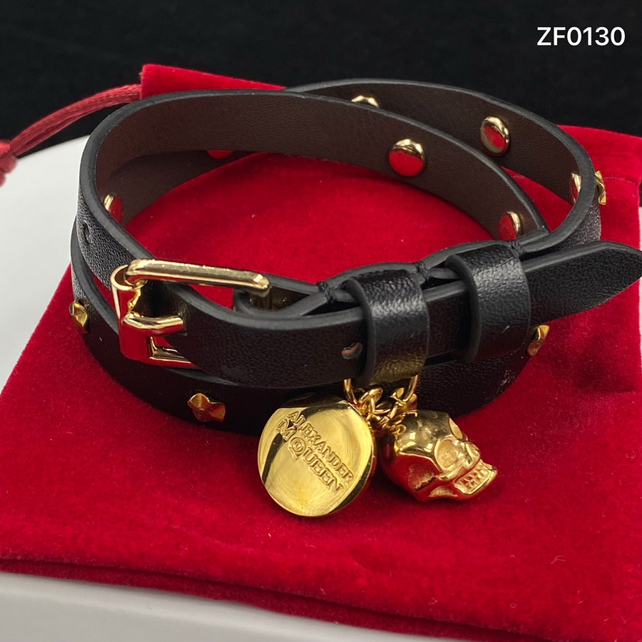 New designed Charm Skull pendants rivet Leather Ladies Double circles Bracelets women's choker Necklace Punk style Couple Bracelet
New designed Charm Skull pendants rivet Leather Ladies Double circles Bracelets women's choker Necklace Punk style Couple Bracelet