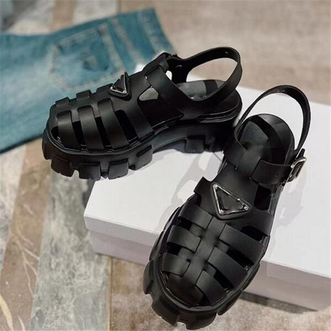 Gladiator Sandal Women Designer Sandals Fashion Platform Slides Triangle Metal Slippers Retro Beach Loafers Round Toe Sandal, White
Gladiator Sandal Women Designer Sandals Fashion Platform Slides Triangle Metal Slippers Retro Beach Loafers Round Toe Sandal, White
