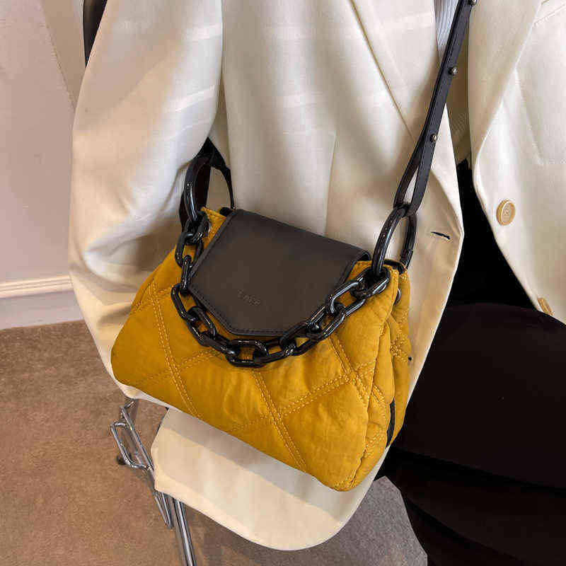 Evening Bags Casual Cute Tote Bag Hit Winter Canvas Quilted Women's Designer Handbag Luxury Brand Chain Kawaii Shoulder Crossbody 220721, Lemon yellow
Evening Bags Casual Cute Tote Bag Hit Winter Canvas Quilted Women's Designer Handbag Luxury Brand Chain Kawaii Shoulder Crossbody 220721, Lemon yellow